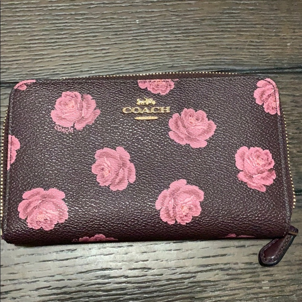 Coach Wallet - Rose print accordion wallet